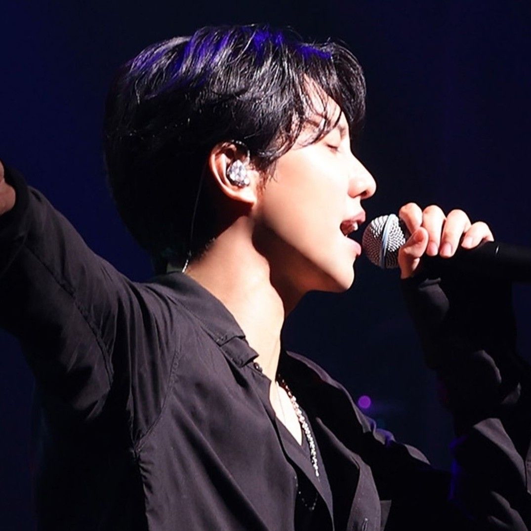 Recent activity shot of Lee Seunggi