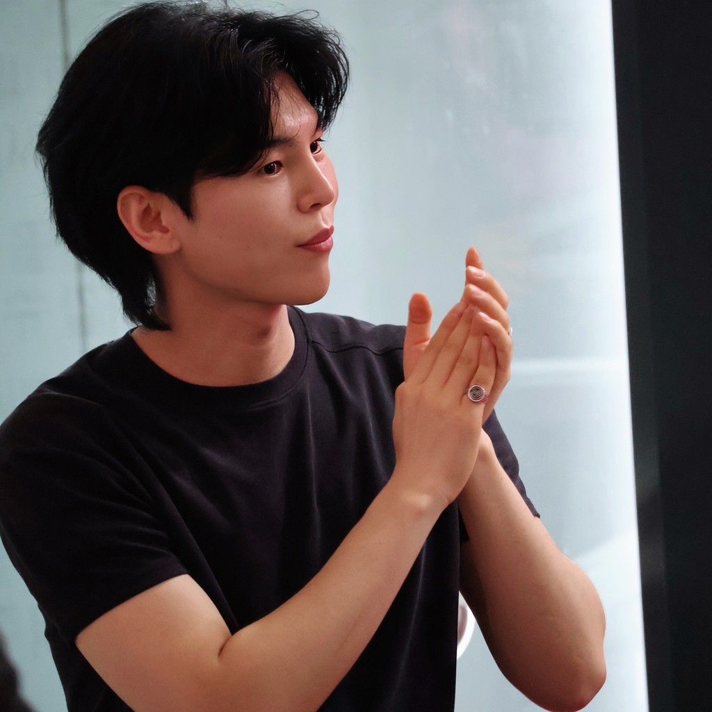 A moment captured by a fan of Kim Junsu (1991)