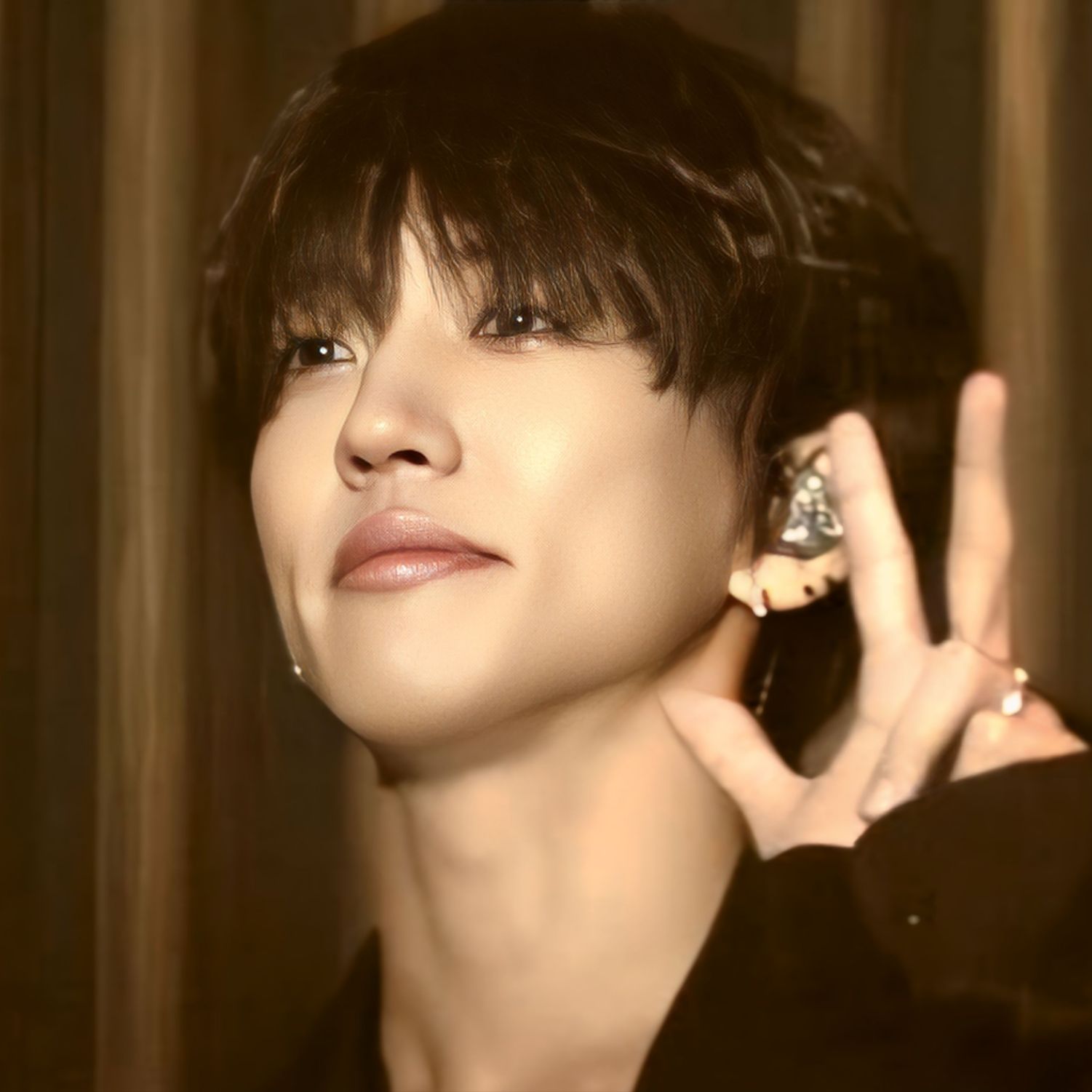 A moment captured by a fan of Lee Seungyoon