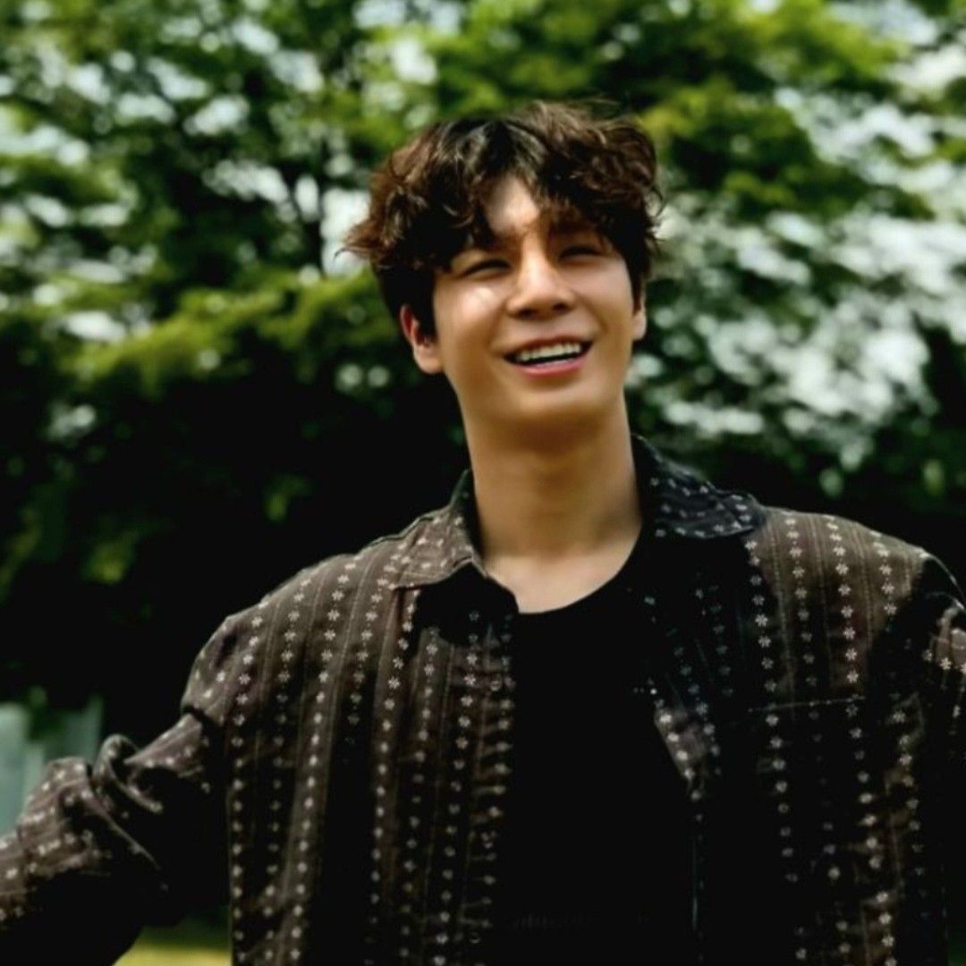 Behind-the-scenes cut of Jeong Dongwon