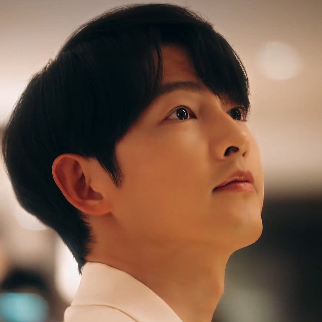 A moment captured by a fan of Song Joongki