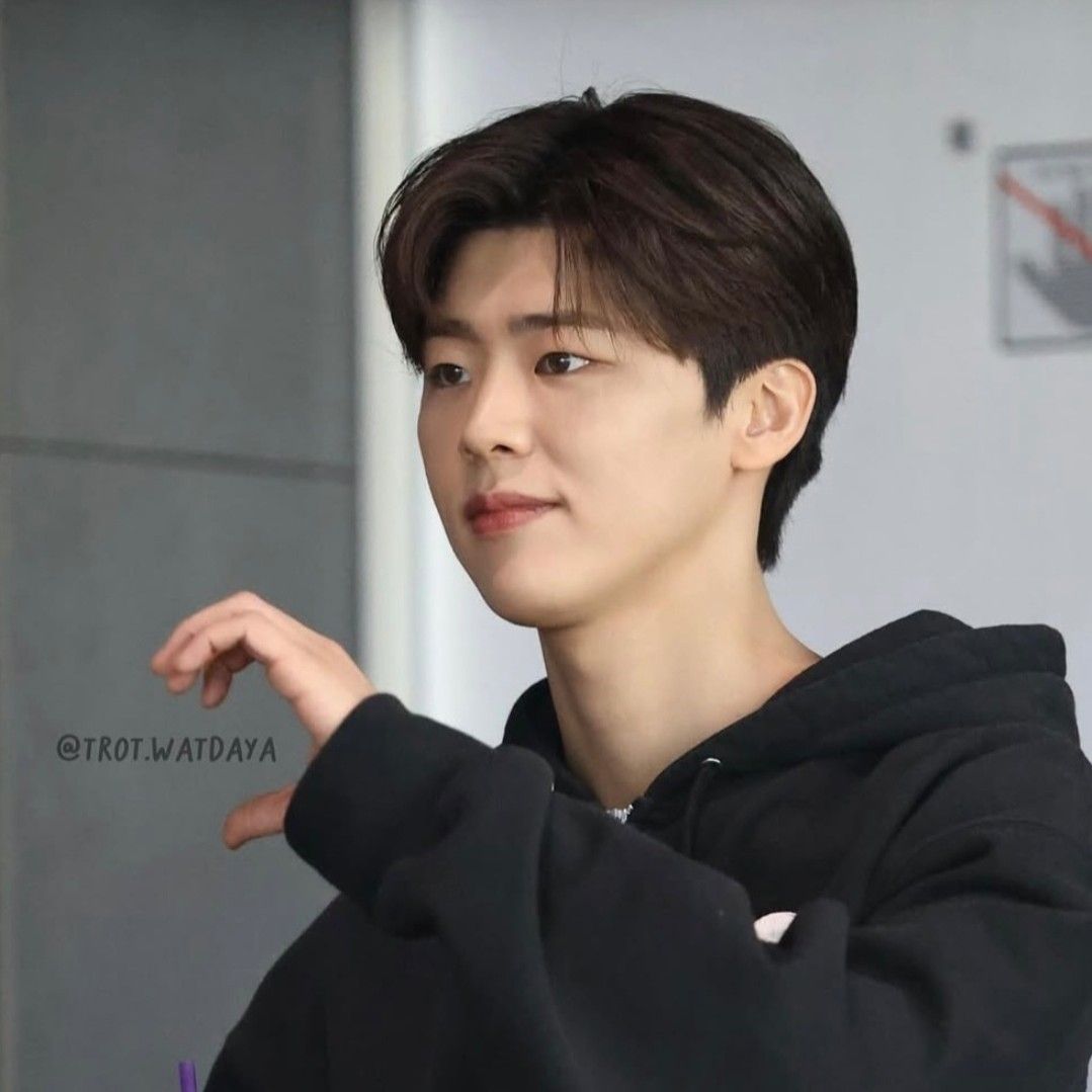 Recent activity shot of Park Jihyeon