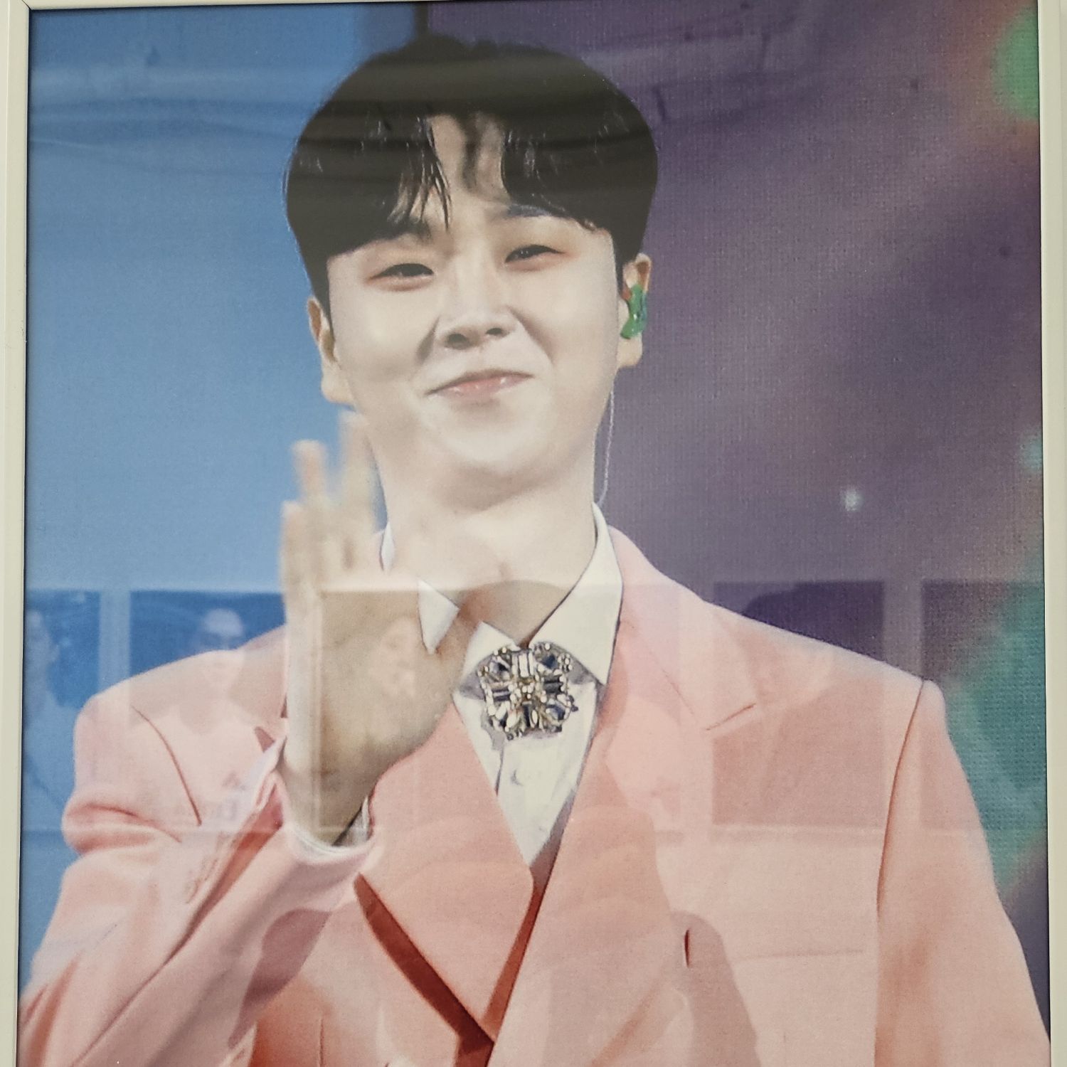 A moment captured by a fan of Song Minjun