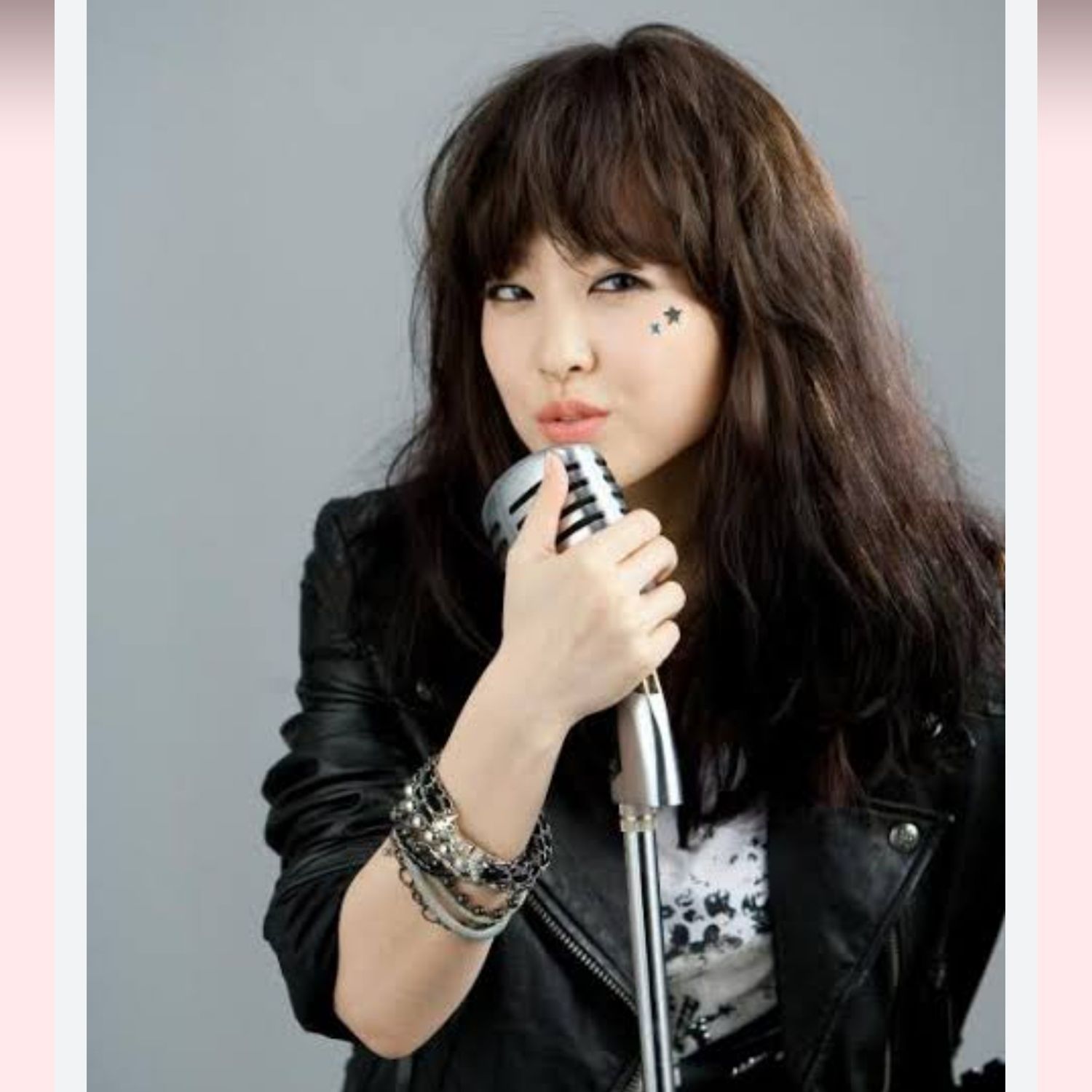 Recent activity shot of Park Boyoung