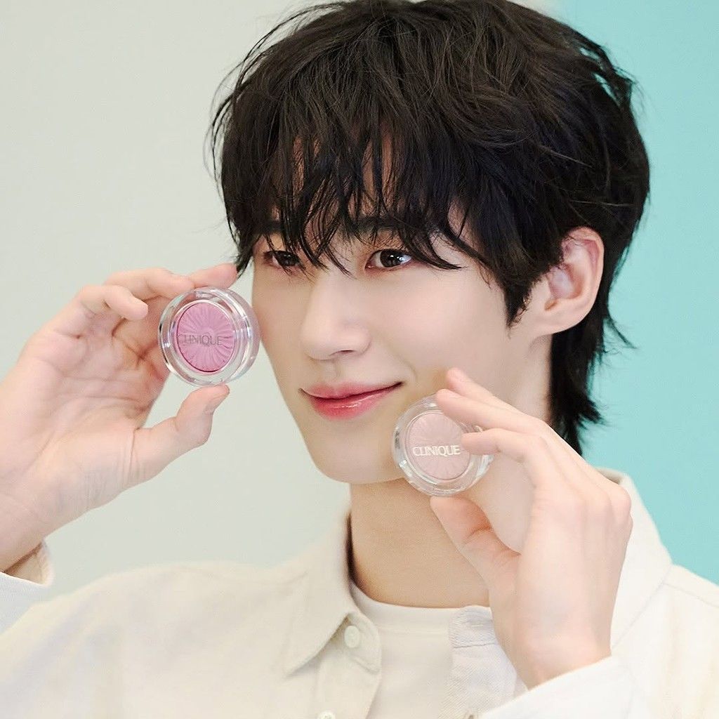 Latest photo of Byeon Wooseok