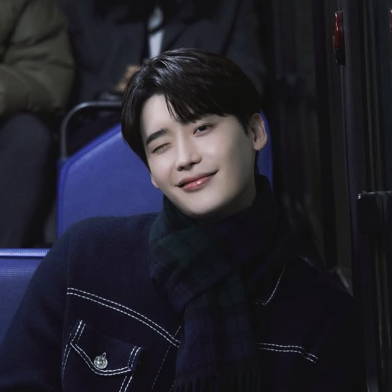 Behind-the-scenes cut of Lee Jongsuk