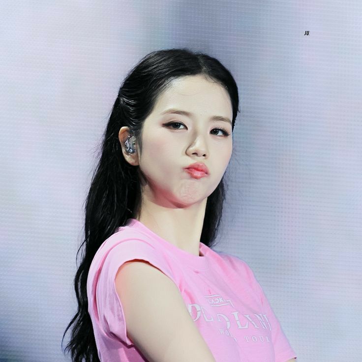 Recent activity shot of Jisoo (1995)
