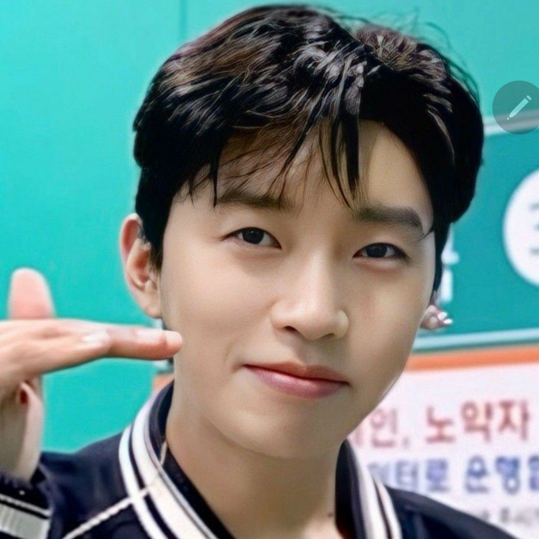 Foto kegiatan terbaru dari Lim Youngwoong