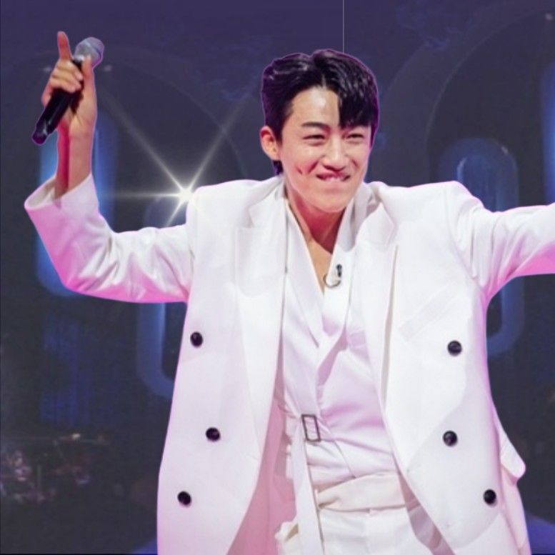 A moment captured by a fan of Shin Seungtae