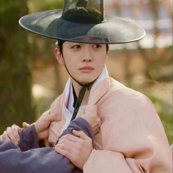 Behind-the-scenes cut of Kang Hoon