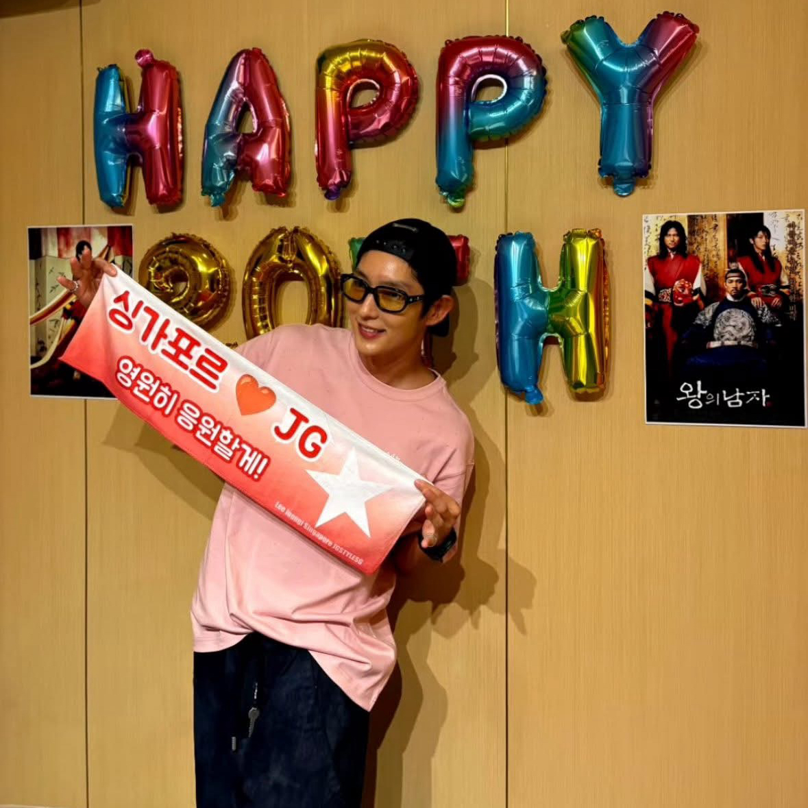 Behind-the-scenes cut of Lee Joongi