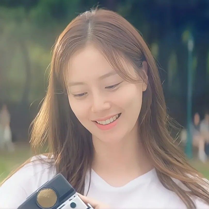 Foto kegiatan terbaru dari Moon Chaewon