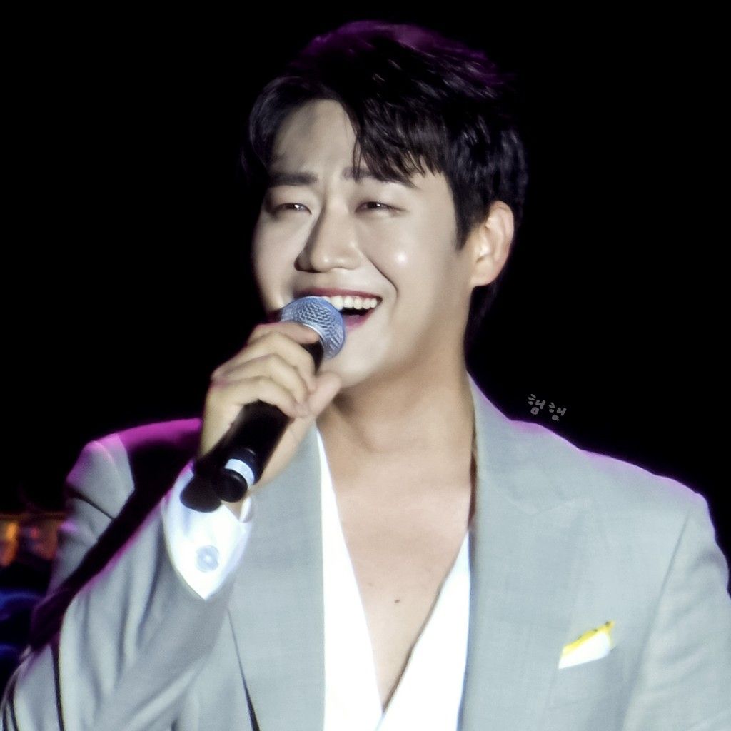 Behind-the-scenes cut of Min Soohyun