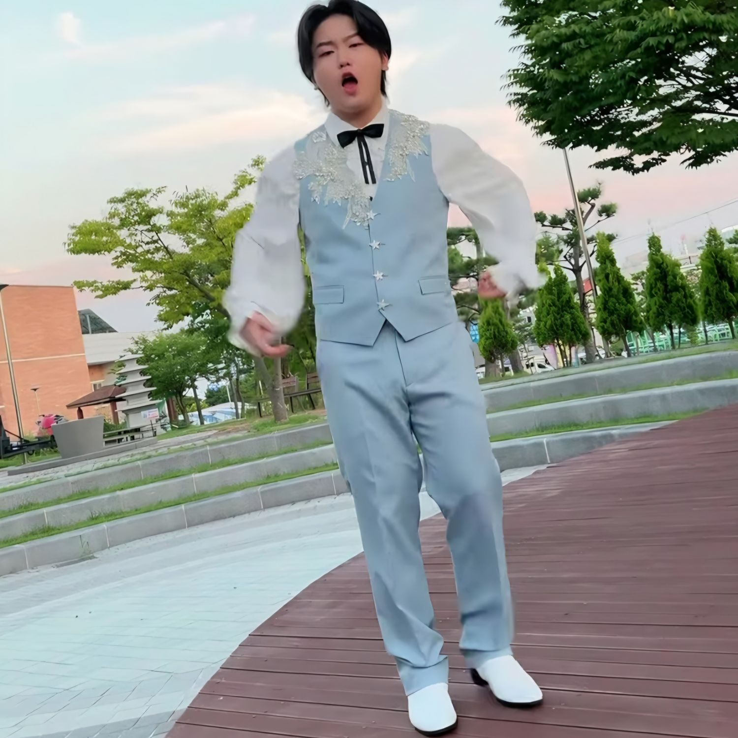 Behind-the-scenes cut of Park Sungon