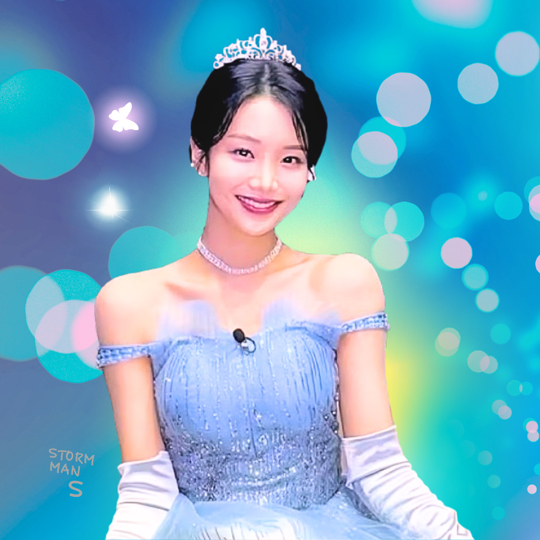 A moment captured by a fan of Kim Soyeon (2004)