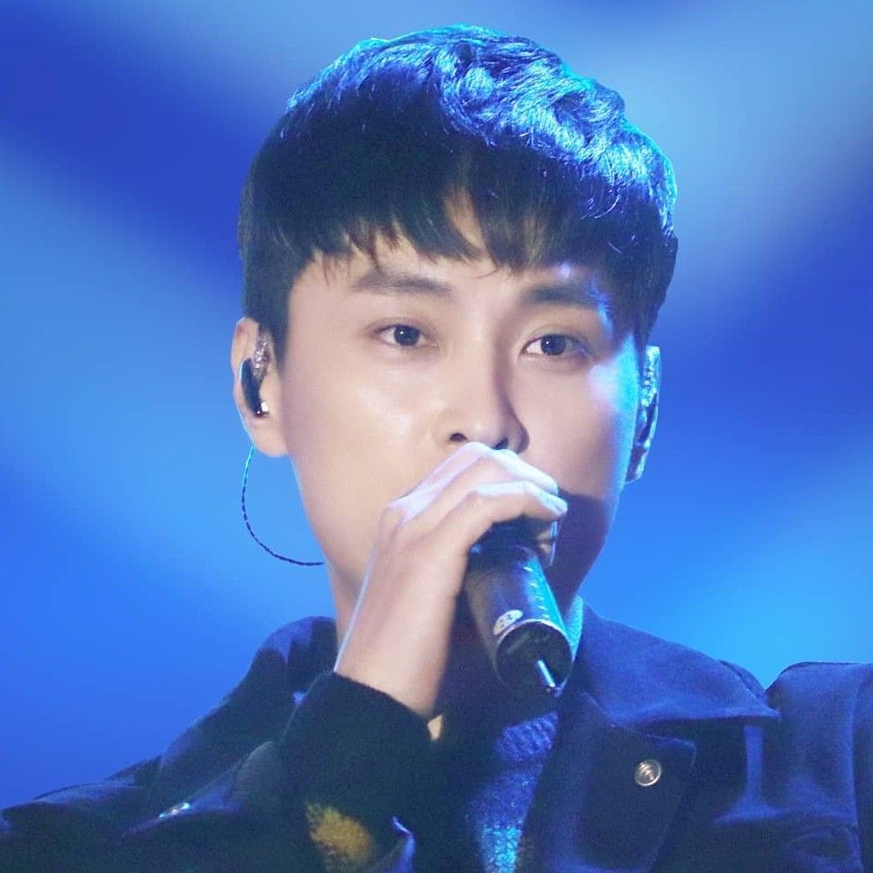 A moment captured by a fan of Min Kyunghoon