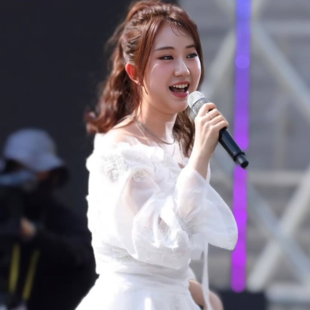 Recent activity shot of Jeon Yujin