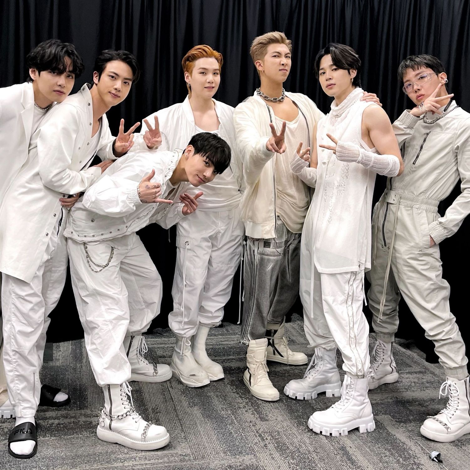 金泰亨 (V)的最新照片