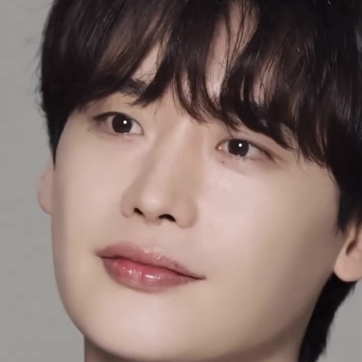 Behind-the-scenes cut of Lee Jongsuk