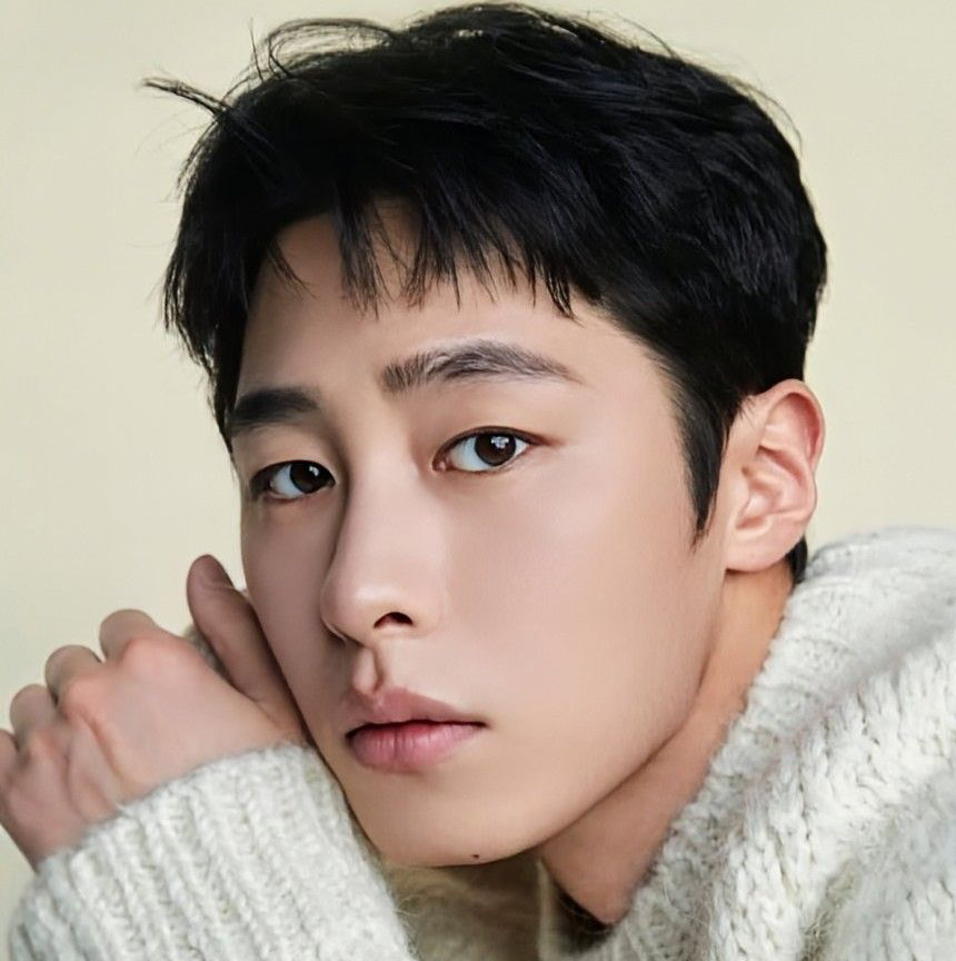 A moment captured by a fan of Lee Jaewook