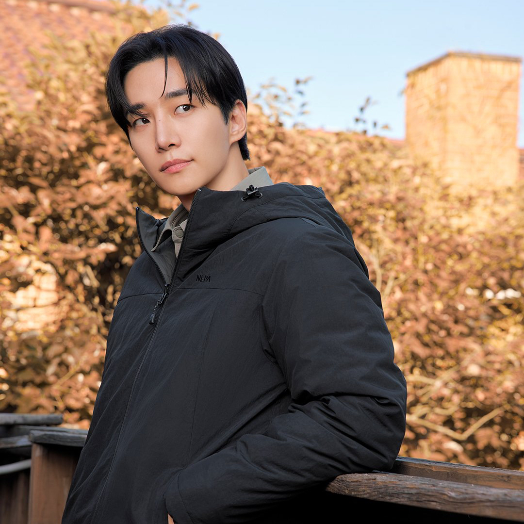 Recent activity shot of Lee Junho