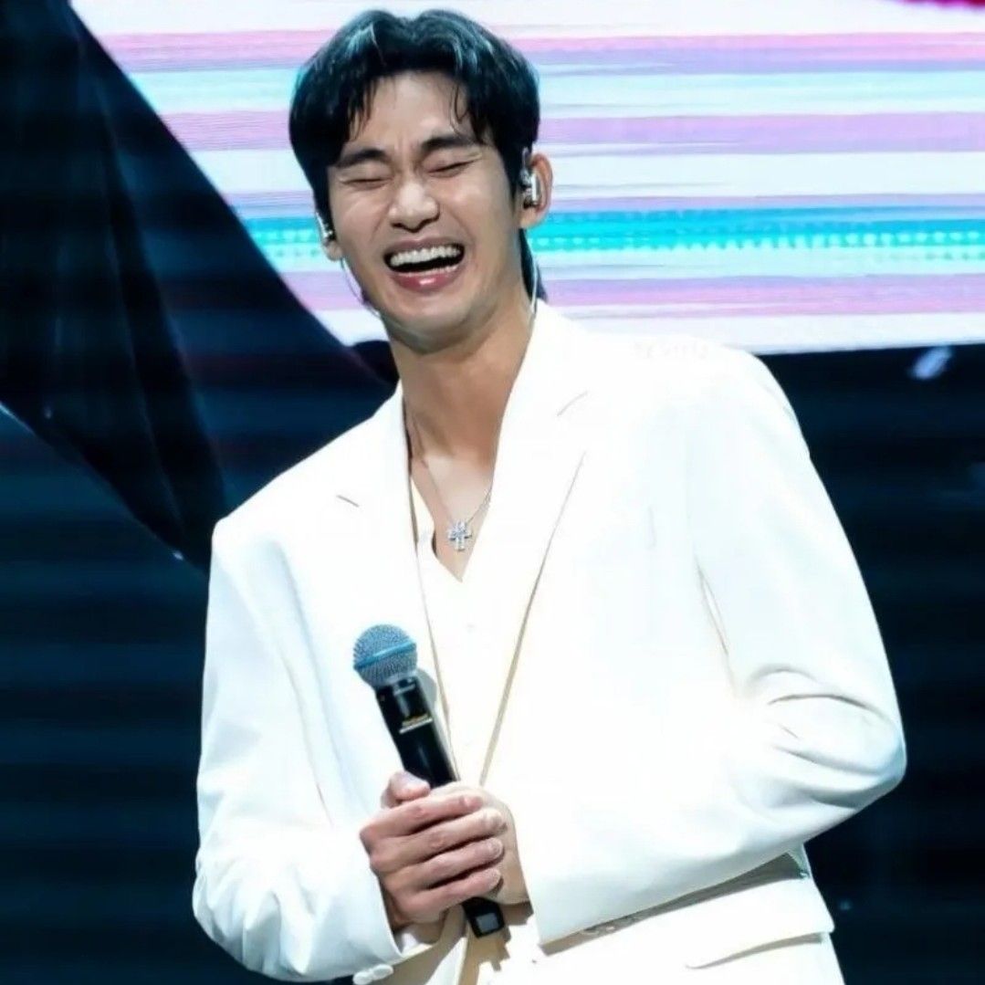 Behind-the-scenes cut of Kim Soohyun