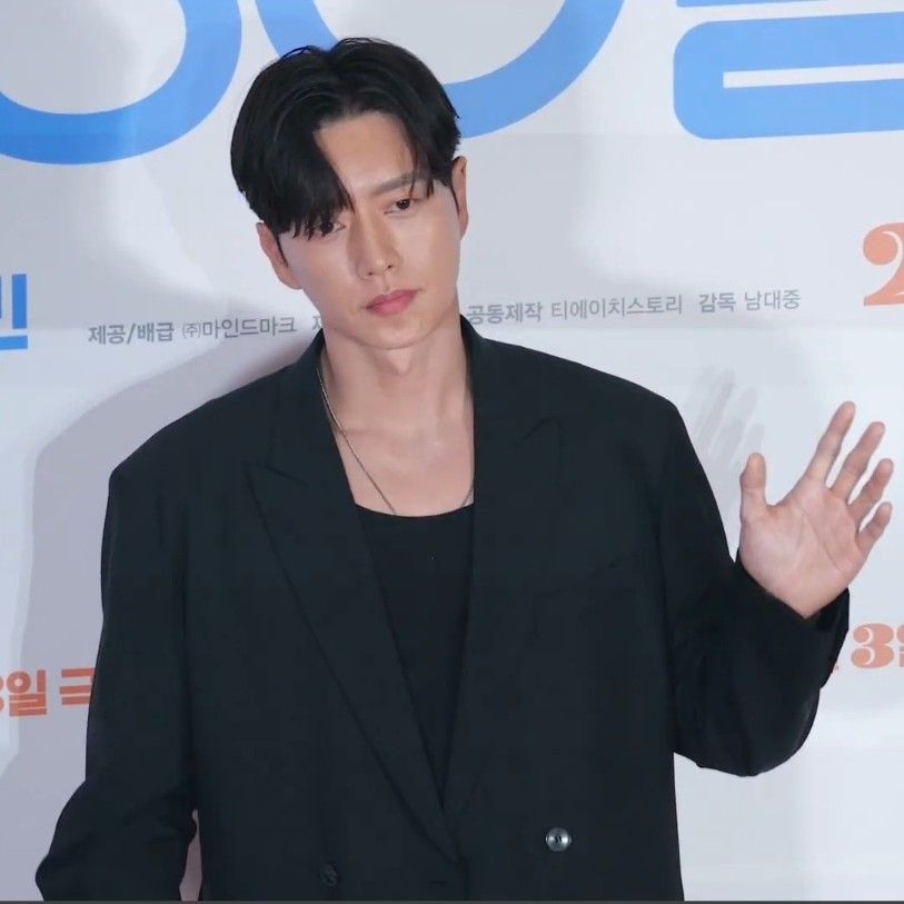 Behind-the-scenes cut of Park Haejin