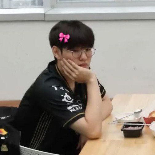 コミュニティで話題の人気セレブコンテンツ