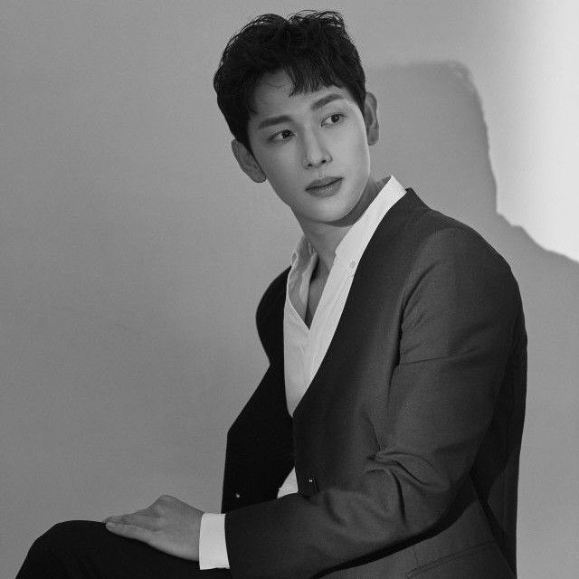 Behind-the-scenes cut of Lim Siwan