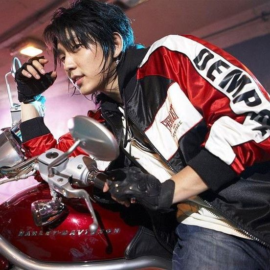 Behind-the-scenes cut of Lee Joongi