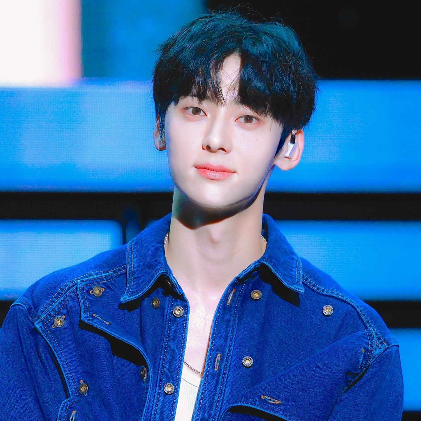 A moment captured by a fan of Hwang Minhyun