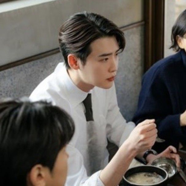 A moment captured by a fan of Lee Jongsuk