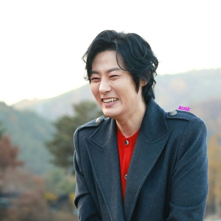 A moment captured by a fan of Kang Moonkyung