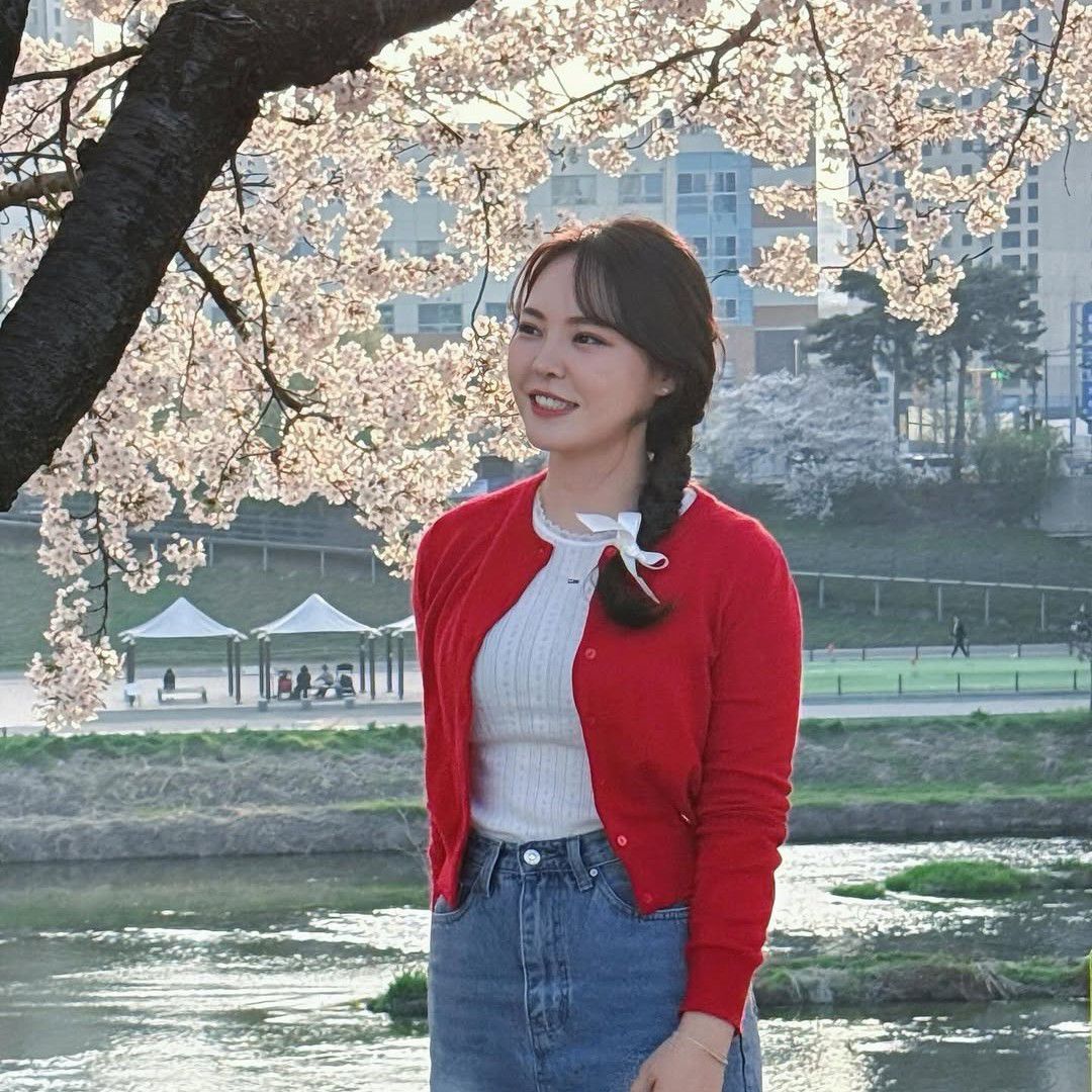A moment captured by a fan of Miss Kim