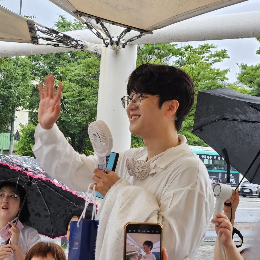 Latest photo of Park Jihoo (Mr. Trot 3)