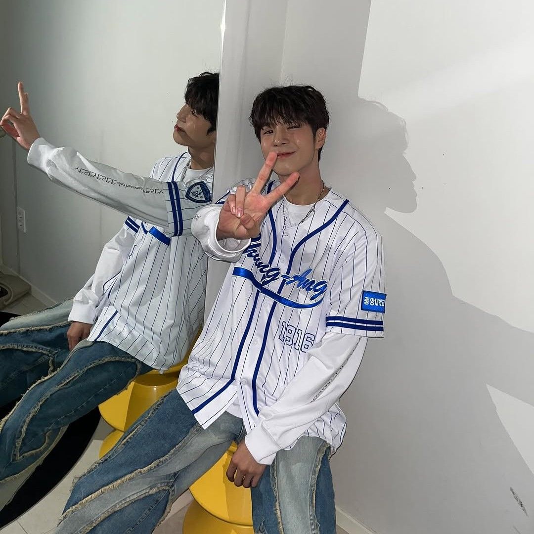 Behind-the-scenes cut of Jeong Dongwon
