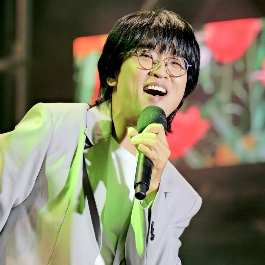 Recent activity shot of Bak Changgeun