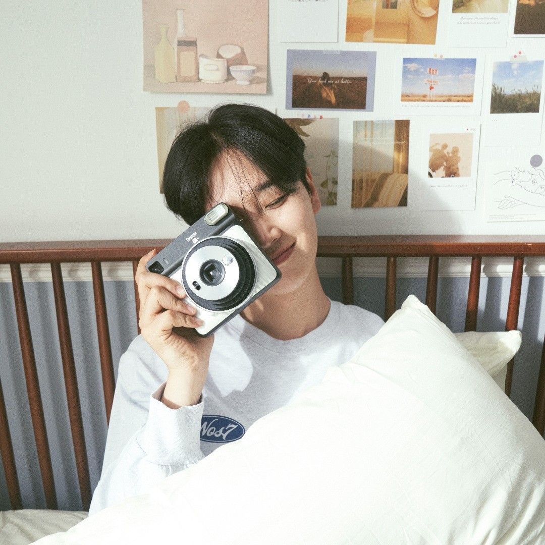 A moment captured by a fan of Song Minjun