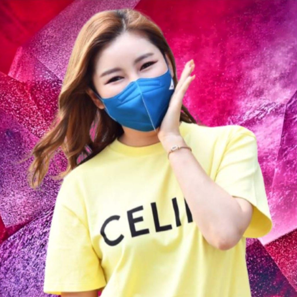 Behind-the-scenes cut of Song Gain