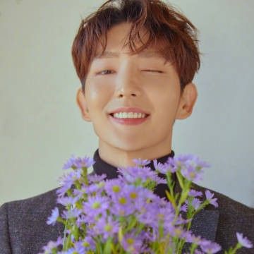 Momen yang diabadikan oleh penggemar Lee Joongi