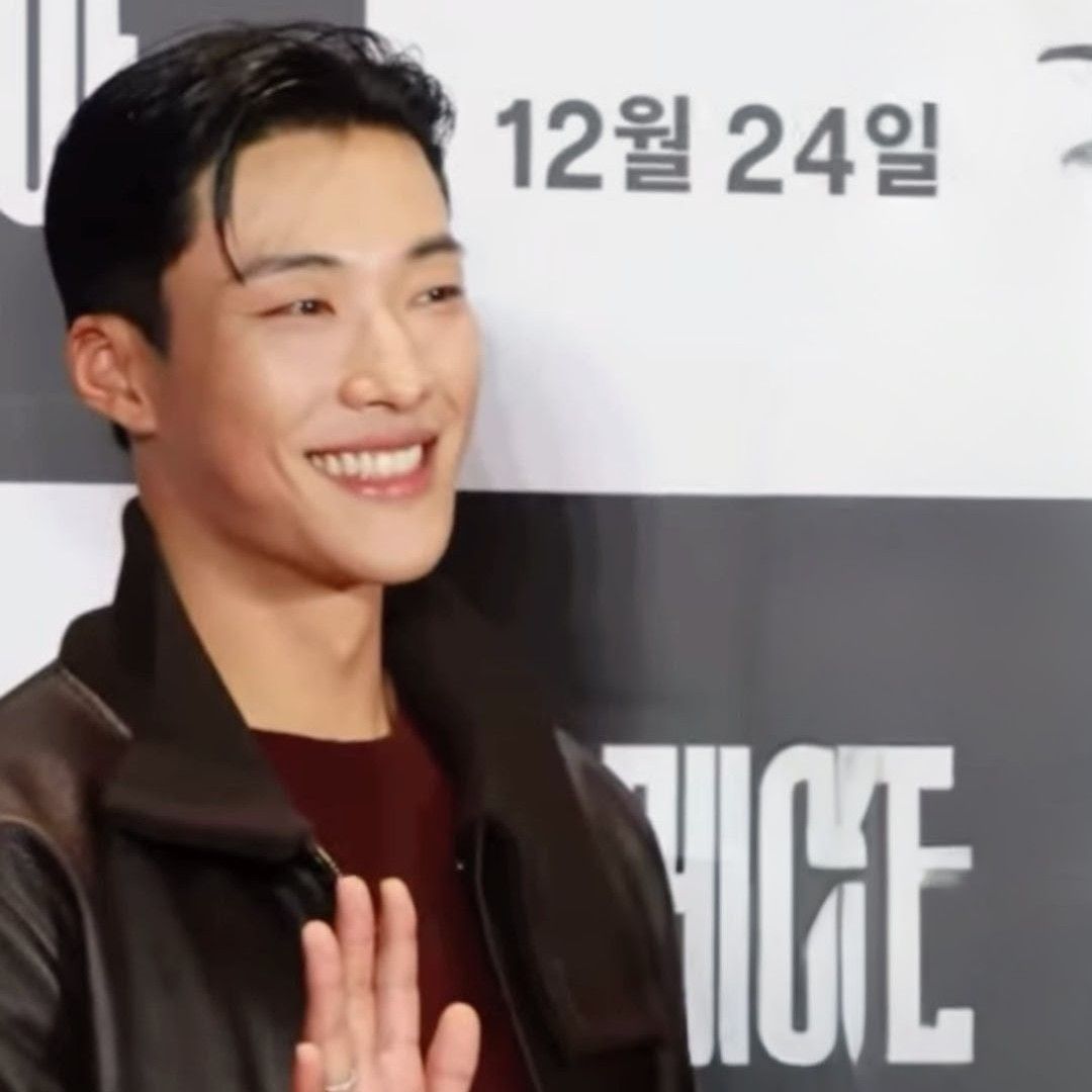 A moment captured by a fan of Woo Dohwan