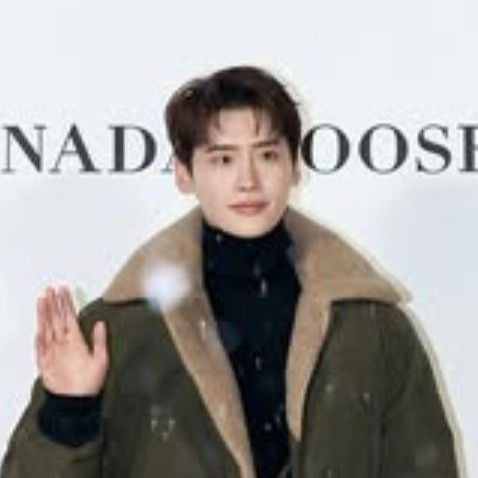 A moment captured by a fan of Lee Jongsuk