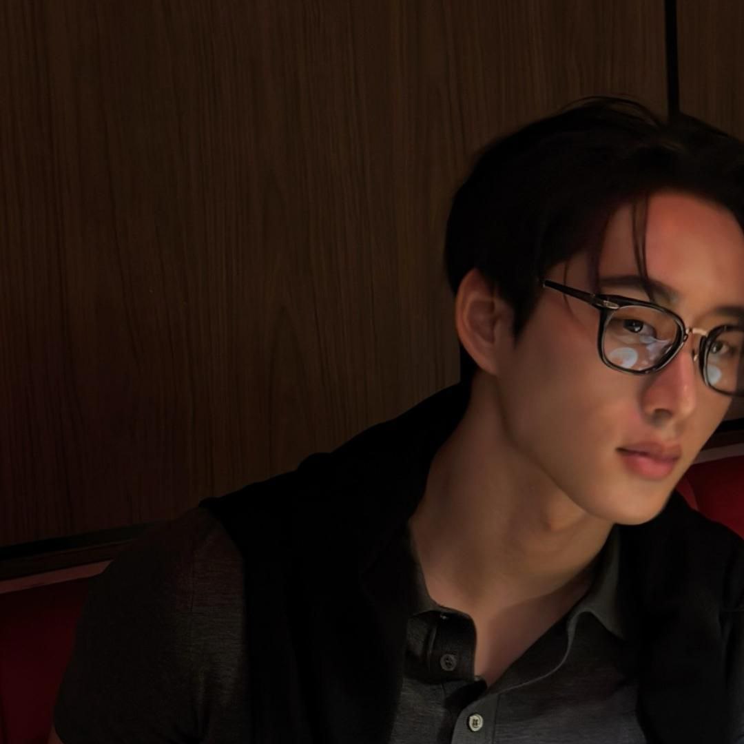 Recent activity shot of Est Supha Sangaworawong