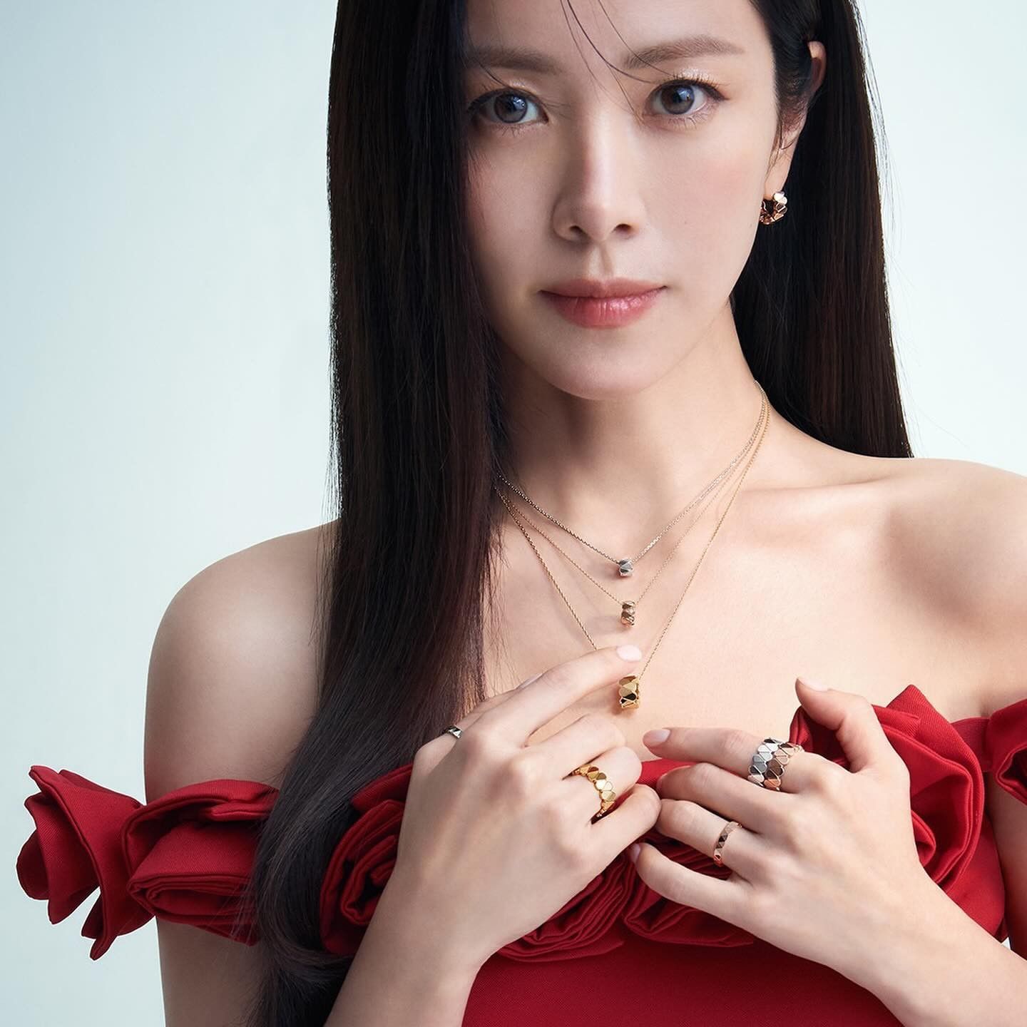 Behind-the-scenes cut of Han Jimin