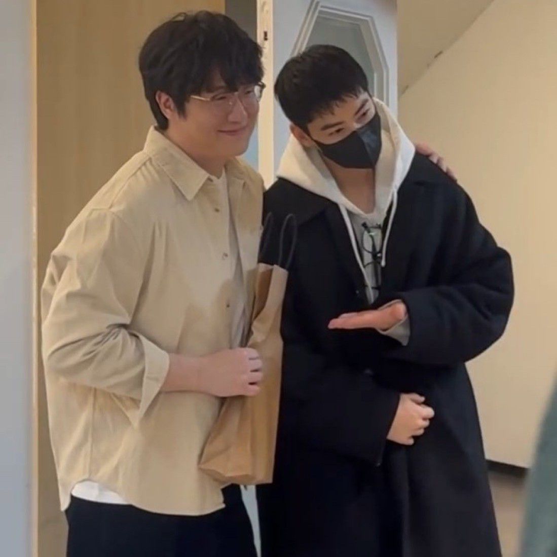 Behind-the-scenes cut of Cha Eunwoo