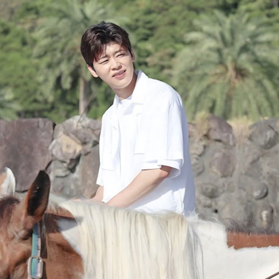 A moment captured by a fan of Park Jihyeon