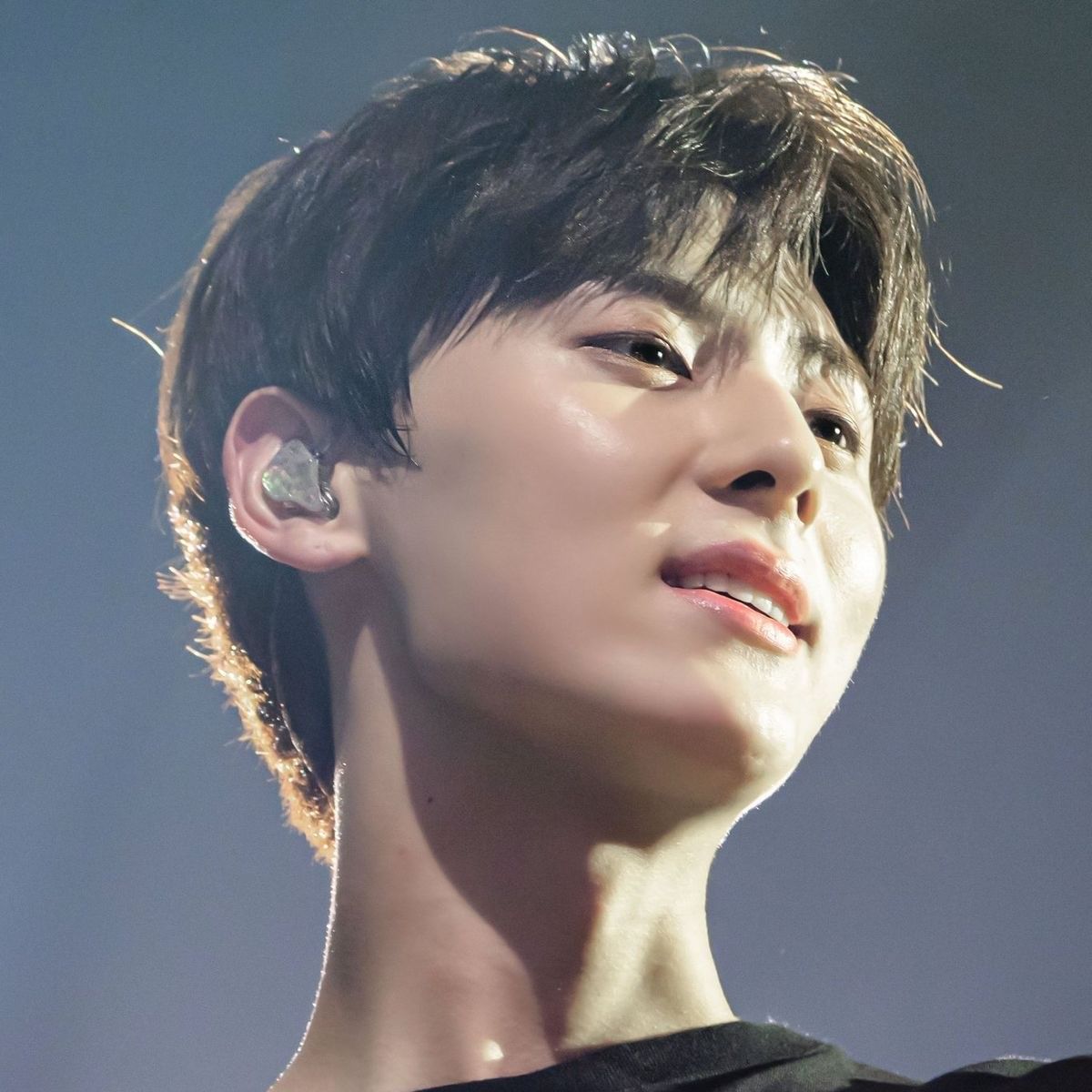 황민현 최근 활동샷