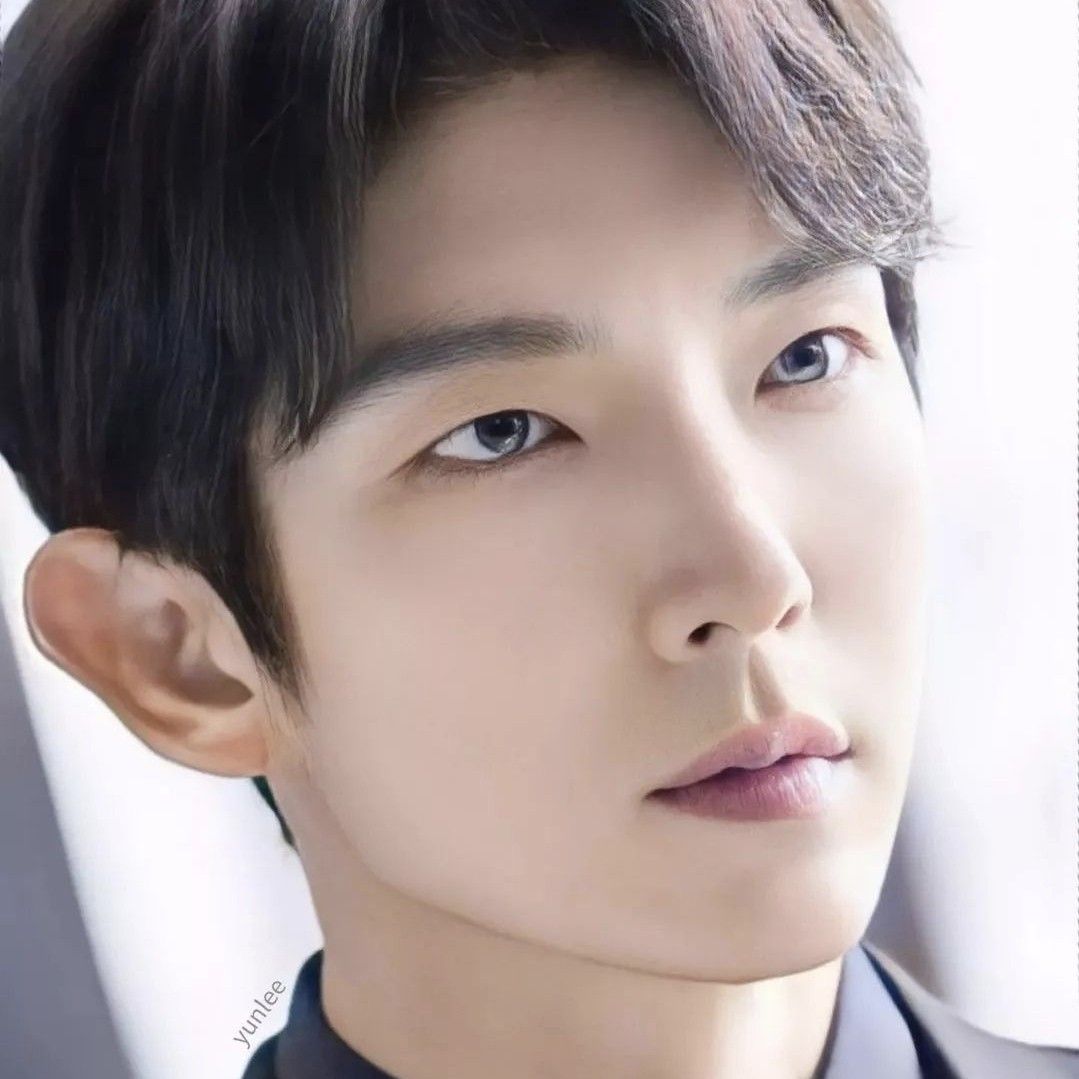 Recent activity shot of Lee Joongi