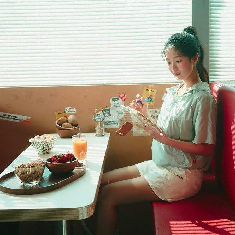 Recent activity shot of Kim Hyeyoon