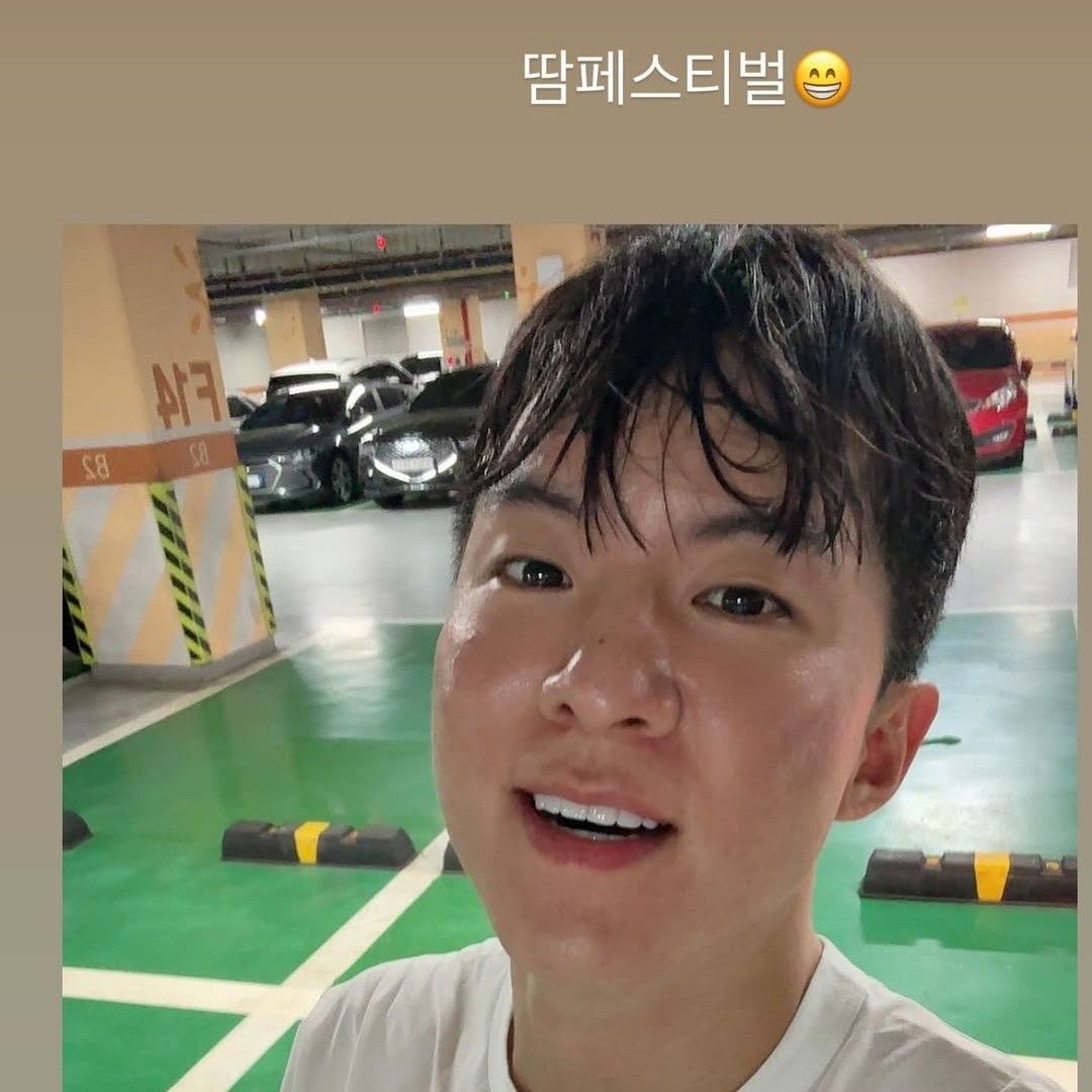 Behind-the-scenes cut of Na Taejoo